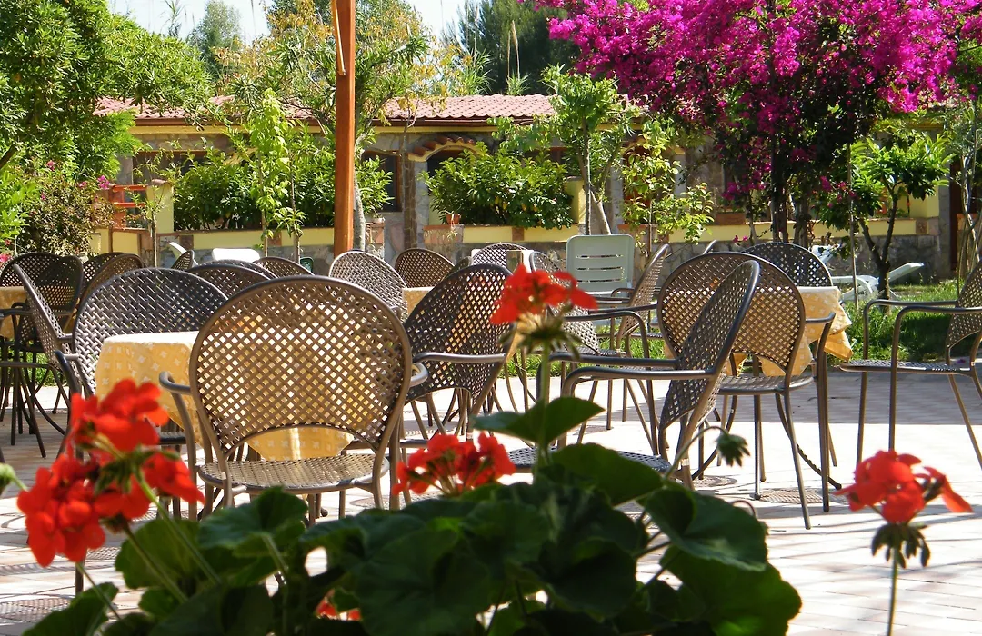 Hotel Villaggio Tabù-1