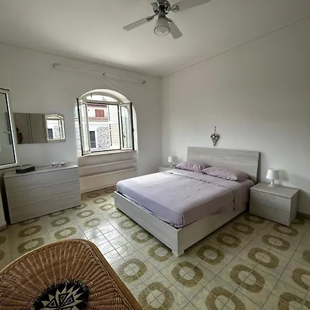 Palinuro appartamento centralissimo 6 posti letto-3