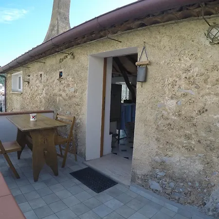 Gigia's house romantico panoramico al centro del paese-3